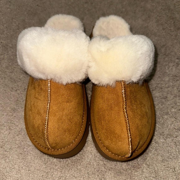 Platform Slippers - Picture 3 of 3